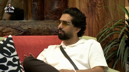 Bigg-Boss-Season-19-2025-www.moviespapa.boo-EP02-Hindi-JioHotStar-Series-1080p.mkv_snapshot_00.36.30.000.jpg